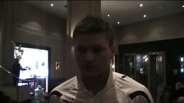 Aron Einar: Segja við mig að þeir ætli að halda með Cardiff